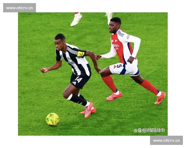 欧洲顶级联赛激战正酣，各豪门球队争夺冠军风云再起